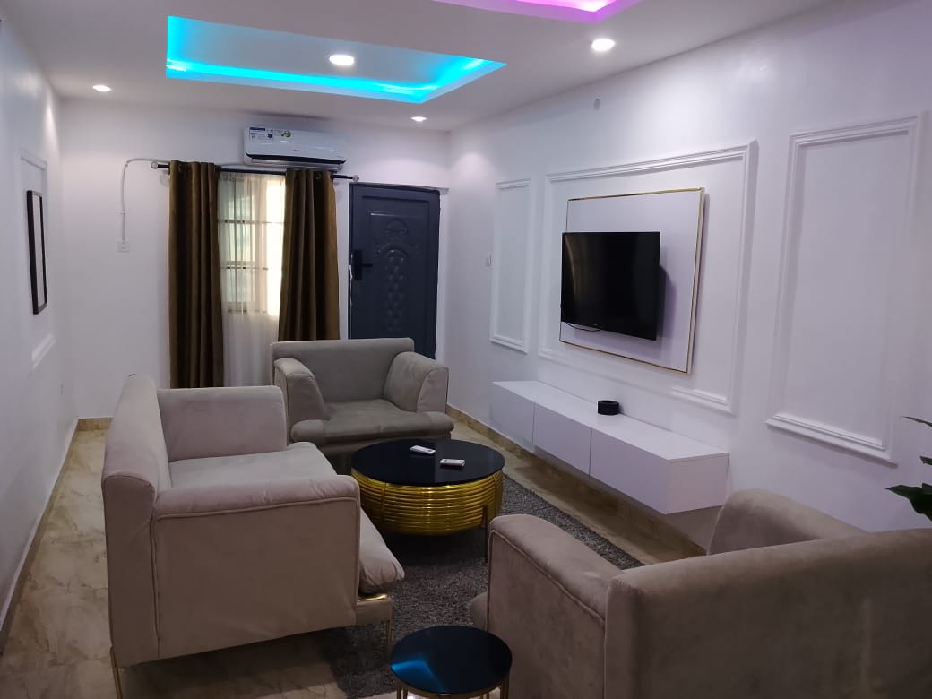 Luxe 5 – living room side view